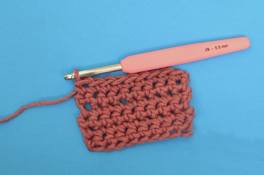 How to start crocheting round using t-shirt yarn - Knit & Crochet Blog