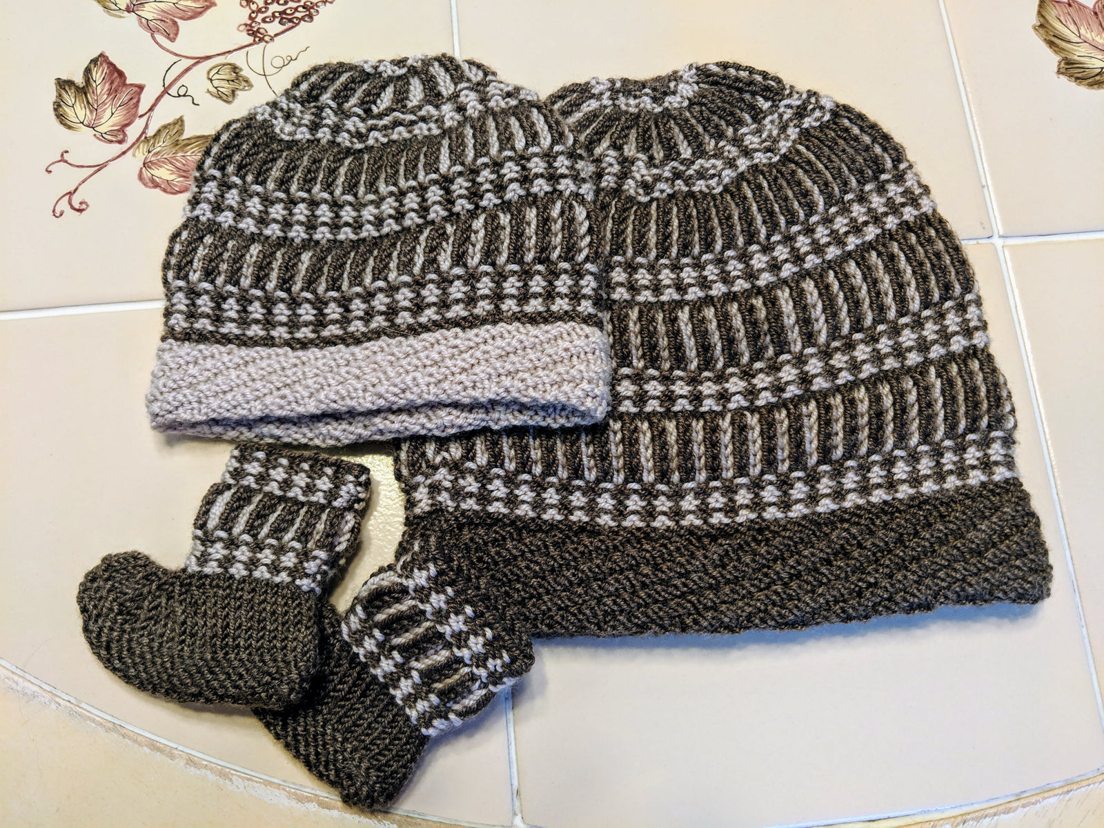 Tincture Hat Pattern by Andrea Mowry