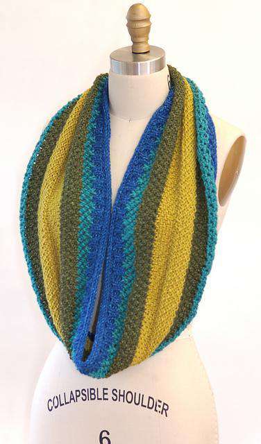 Shoreline Moebius Cowl by Skacel